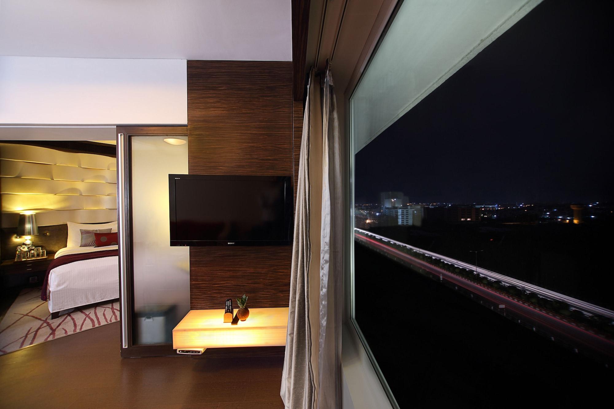 Fortune Select Sg Highway, Ahmedabad - Member Itc Hotels' Group Bagian luar foto