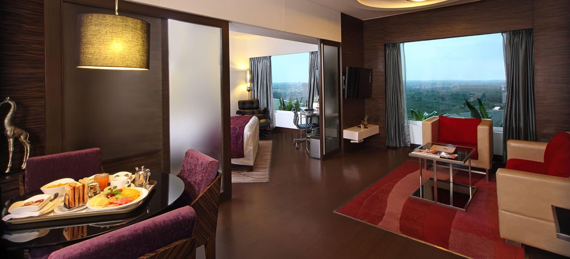 Fortune Select Sg Highway, Ahmedabad - Member Itc Hotels' Group Bagian luar foto