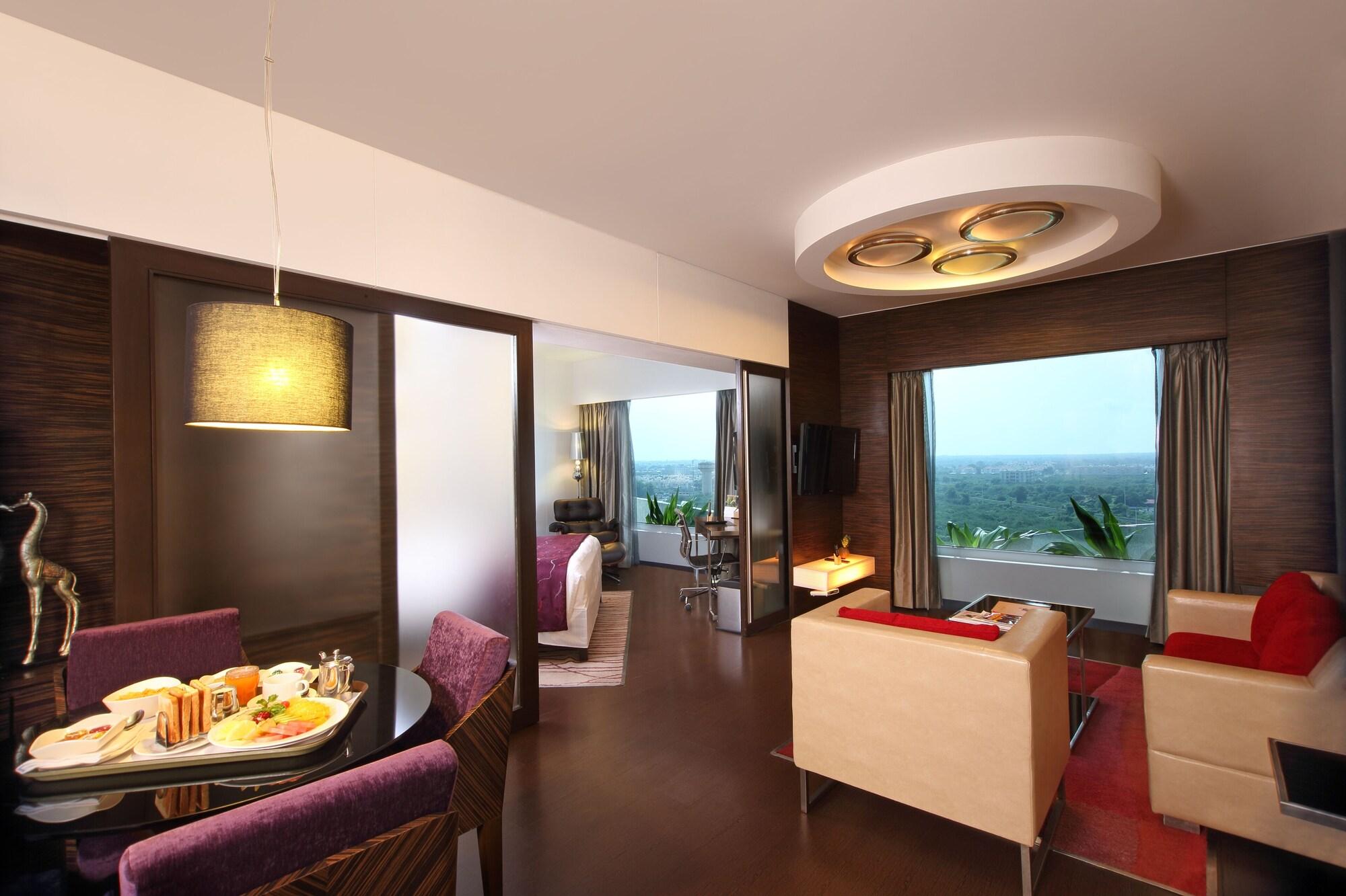 Fortune Select Sg Highway, Ahmedabad - Member Itc Hotels' Group Bagian luar foto