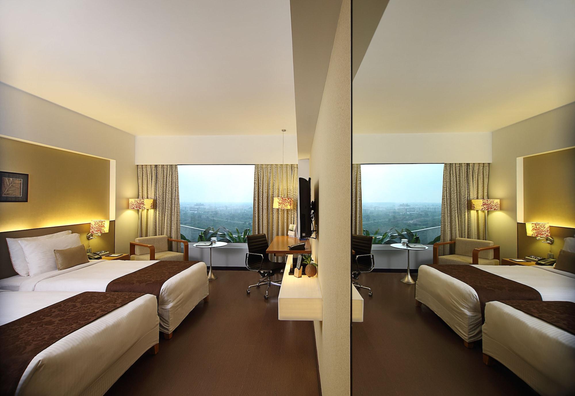 Fortune Select Sg Highway, Ahmedabad - Member Itc Hotels' Group Bagian luar foto