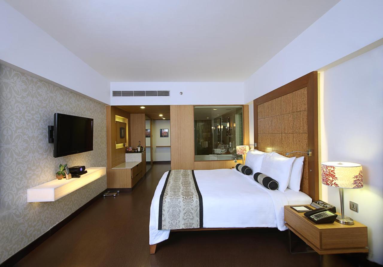 Fortune Select Sg Highway, Ahmedabad - Member Itc Hotels' Group Bagian luar foto