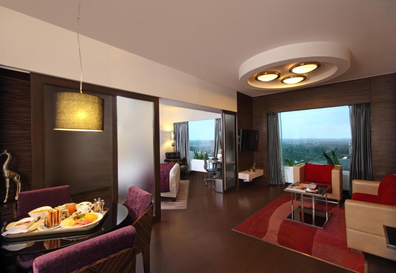 Fortune Select Sg Highway, Ahmedabad - Member Itc Hotels' Group Bagian luar foto