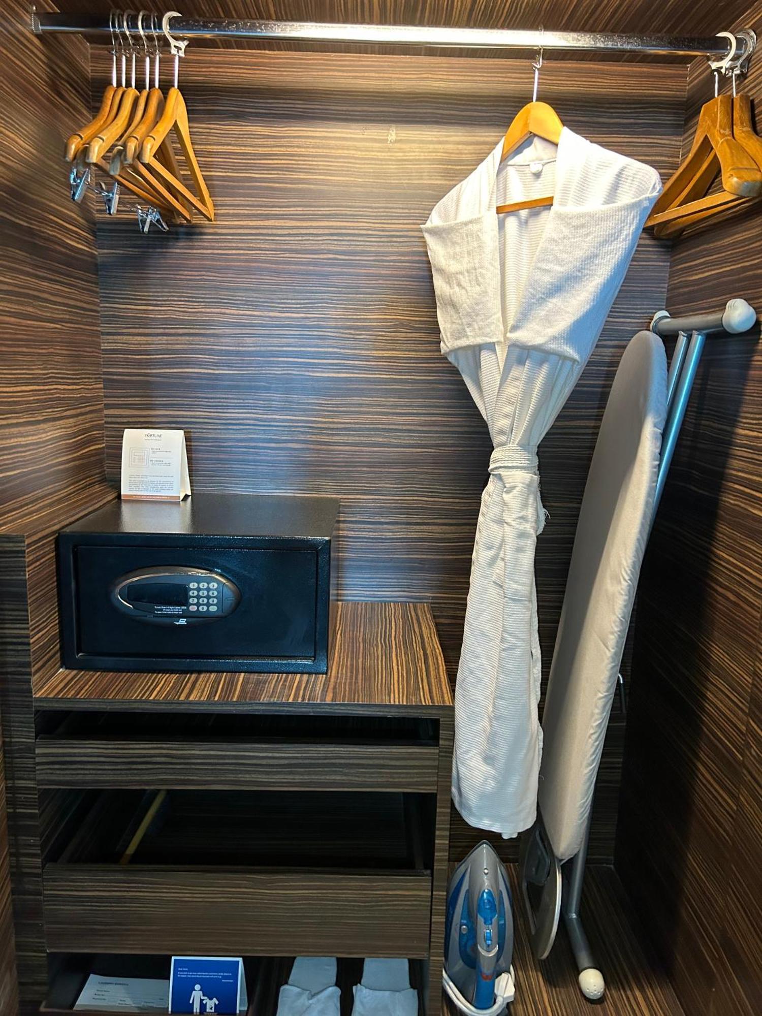 Fortune Select Sg Highway, Ahmedabad - Member Itc Hotels' Group Bagian luar foto