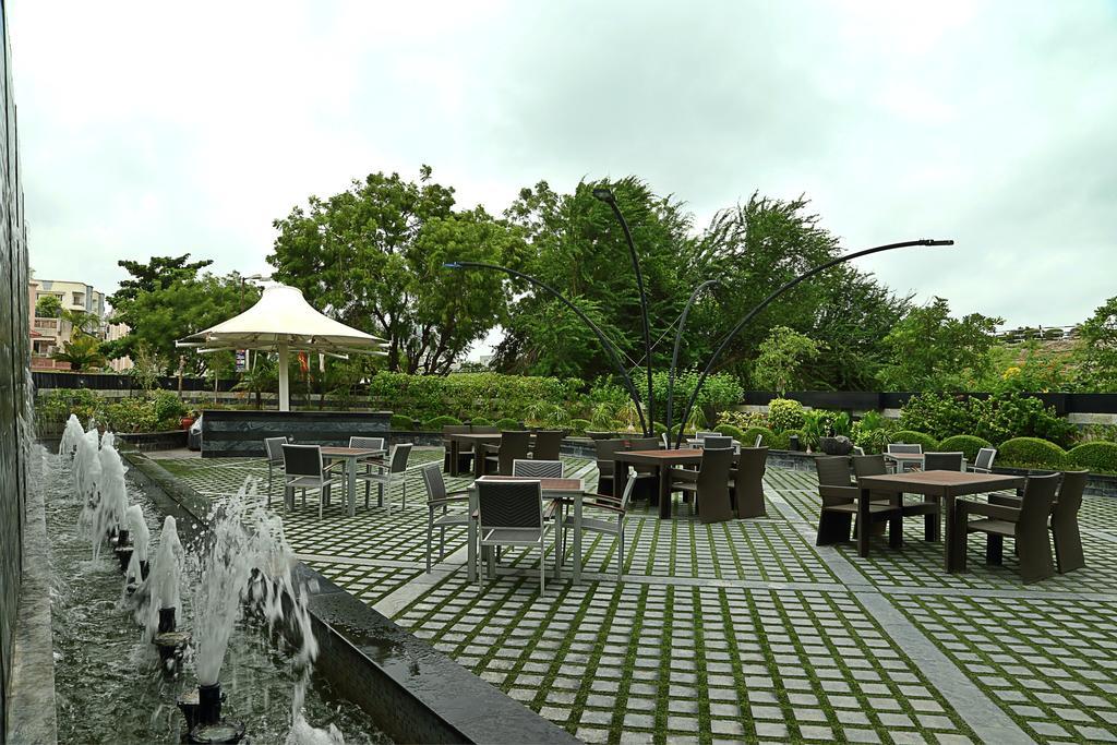 Fortune Select Sg Highway, Ahmedabad - Member Itc Hotels' Group Bagian luar foto