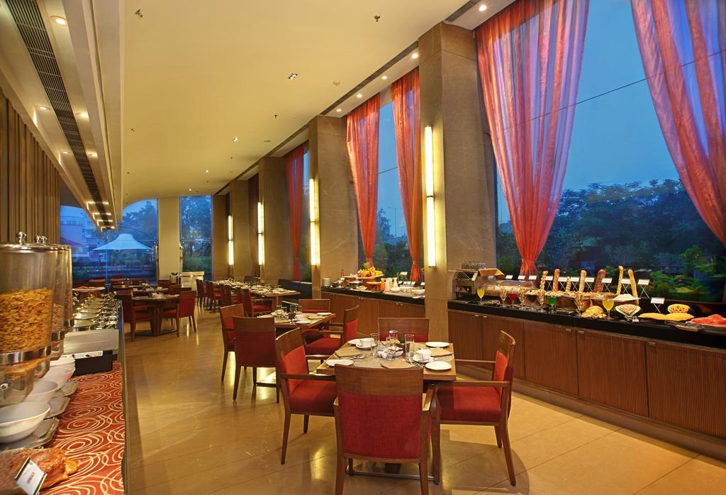 Fortune Select Sg Highway, Ahmedabad - Member Itc Hotels' Group Bagian luar foto